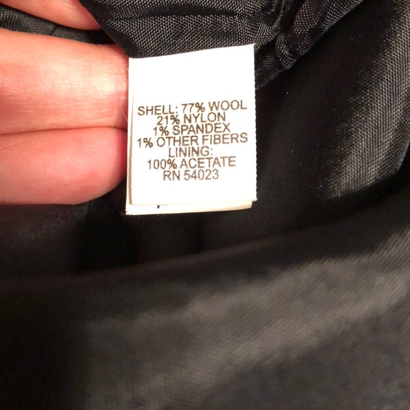 EUC BR Herringbone Tweed Mini Skirt, Size 2 - Picture 5 of 7